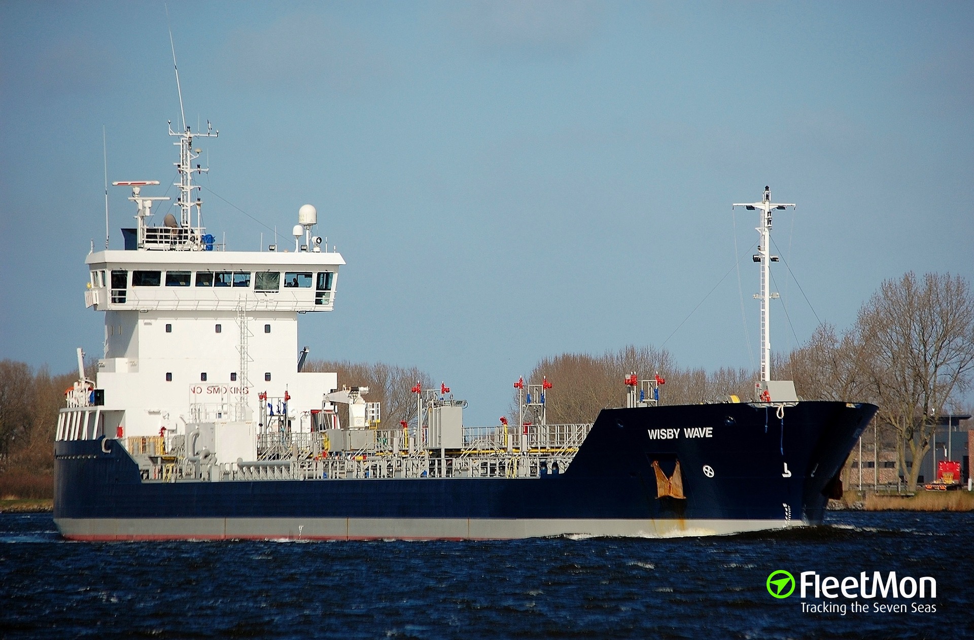 Photo of WISBY WAVE (IMO: 9398486, MMSI: 246108000, Callsign: PFDX ...