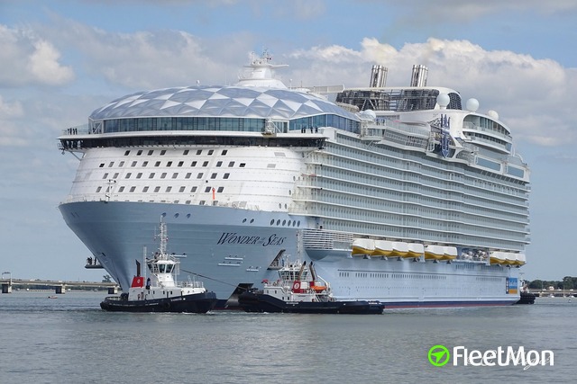 Photo of WONDER OF THE SEAS (IMO: 9838345, MMSI: 311001033, Callsign ...